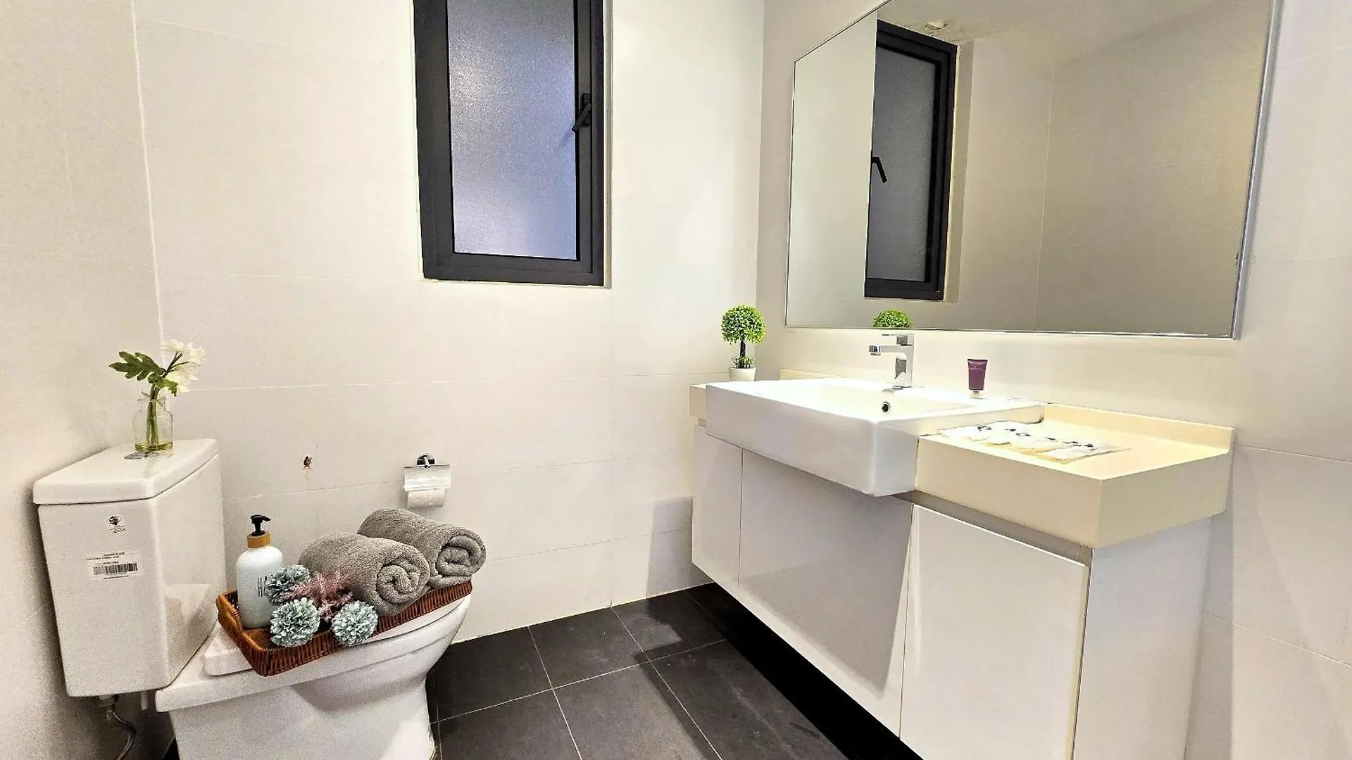 Loft Suite Seaview 2Br Jb Ciq 7Pax Johor Bahru Malásia