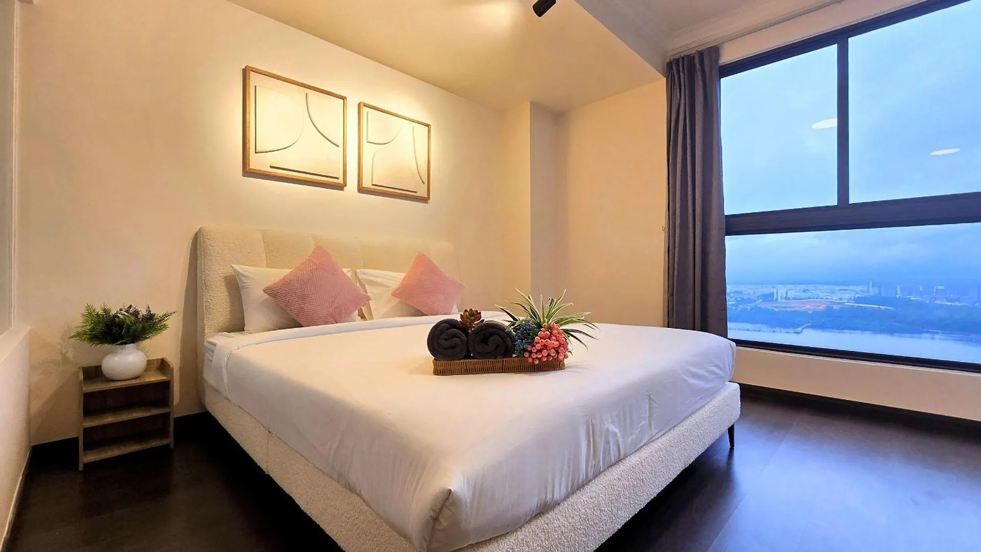 Loft Suite Seaview 2Br Jb Ciq 7Pax Johor Bahru